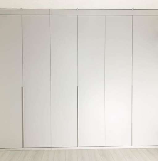Встроенные распашные шкафы-Встроенный распашной шкаф на заказ «Модель 23»-фото5